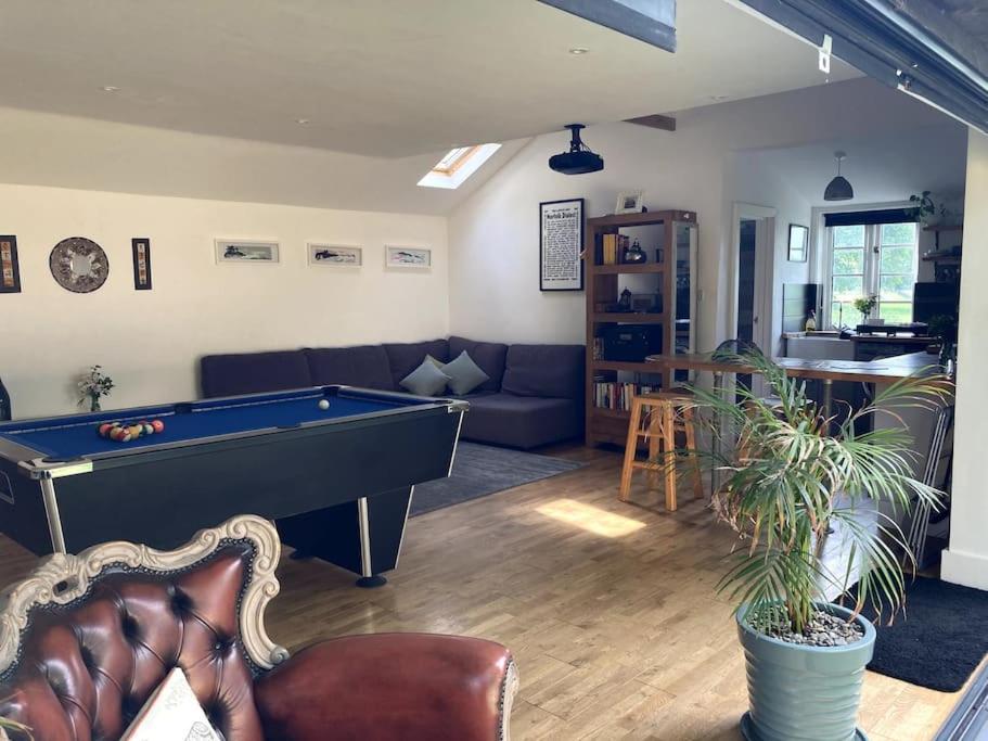 Crossing Retreat - Pool Table, Projector, Barn Villa Tunstead  ภายนอก รูปภาพ