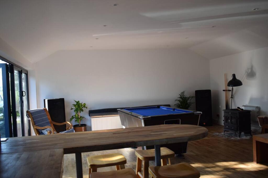 Crossing Retreat - Pool Table, Projector, Barn Villa Tunstead  ภายนอก รูปภาพ